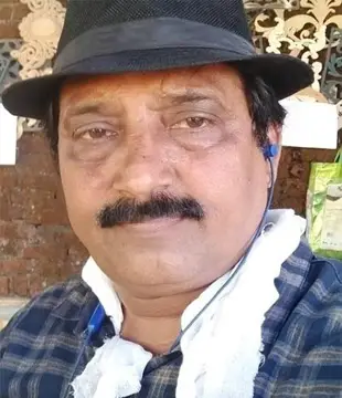 Hindi Art Director Dinesh Shinde