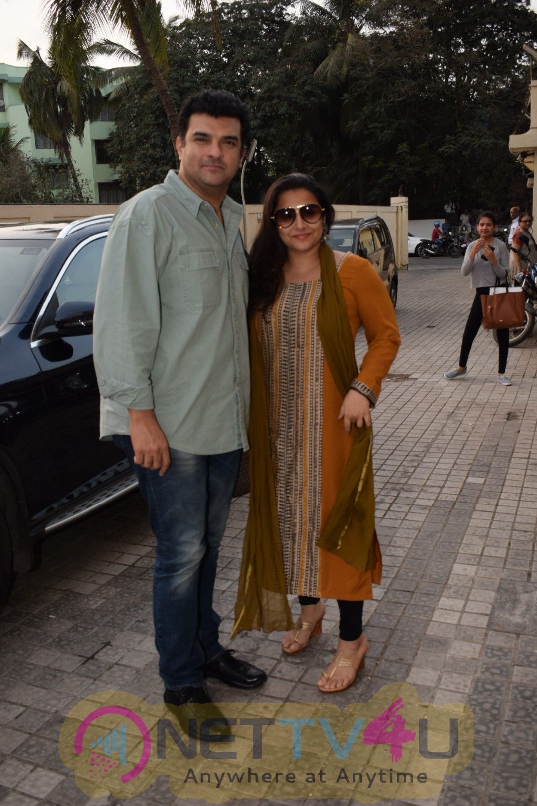 Vidya Balanwith Her Husband Siddharth Roy Kapur Came To  PVR  Hindi Gallery