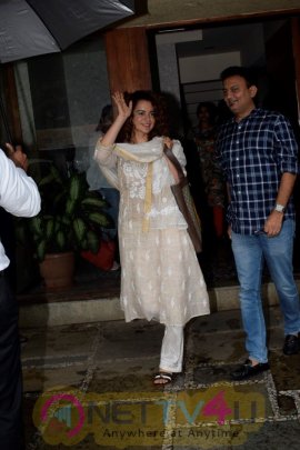 Kangana Ranaut Spotted At Juhu Latest Stills 