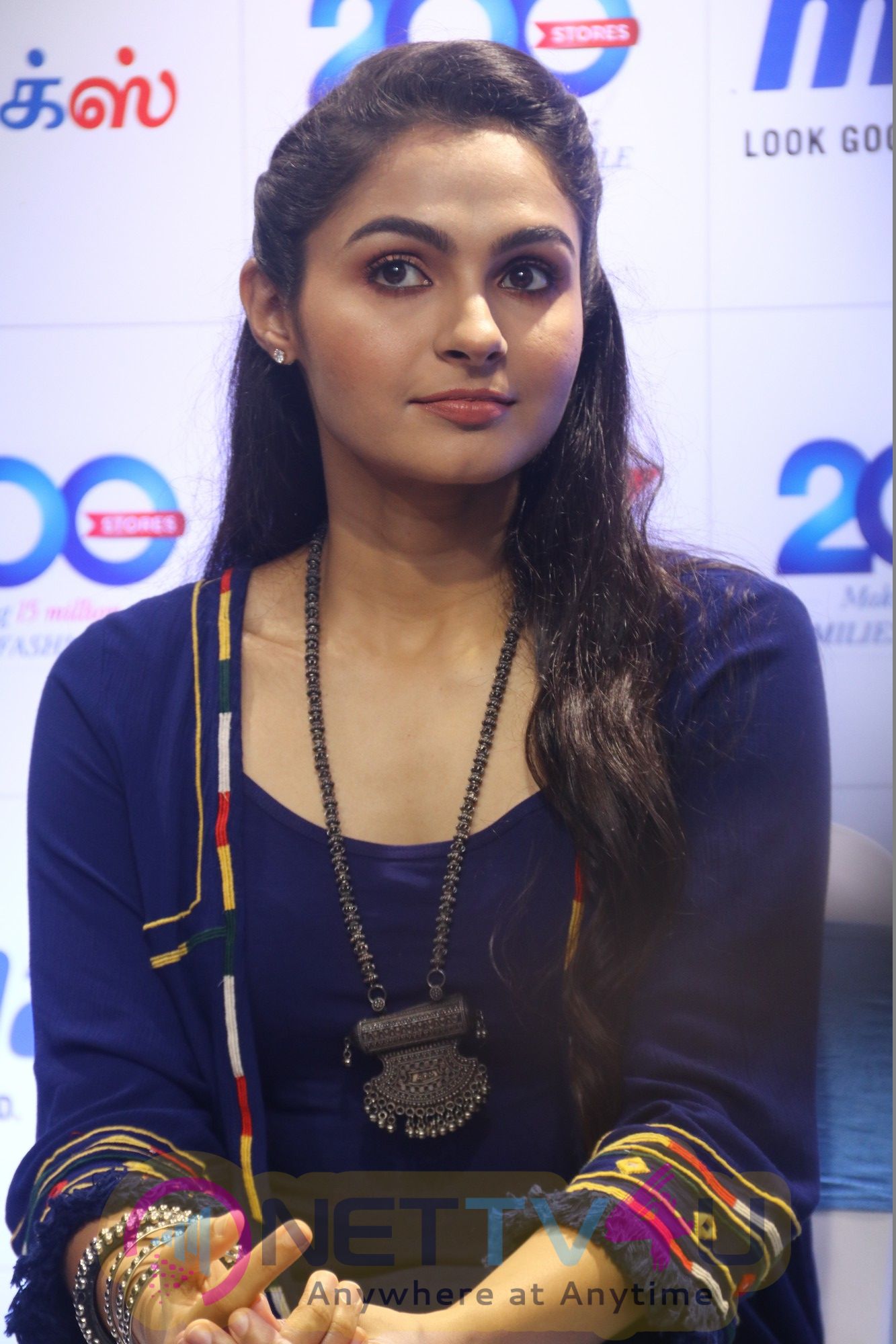 Actress Andrea Jeremiah Good Looking Photos Tamil Gallery