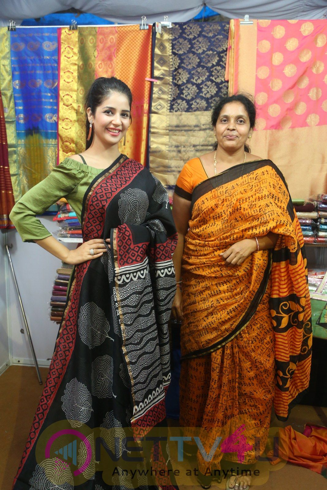 Actress Kashish Vohra At National Silk Expo Launch Images Telugu Gallery