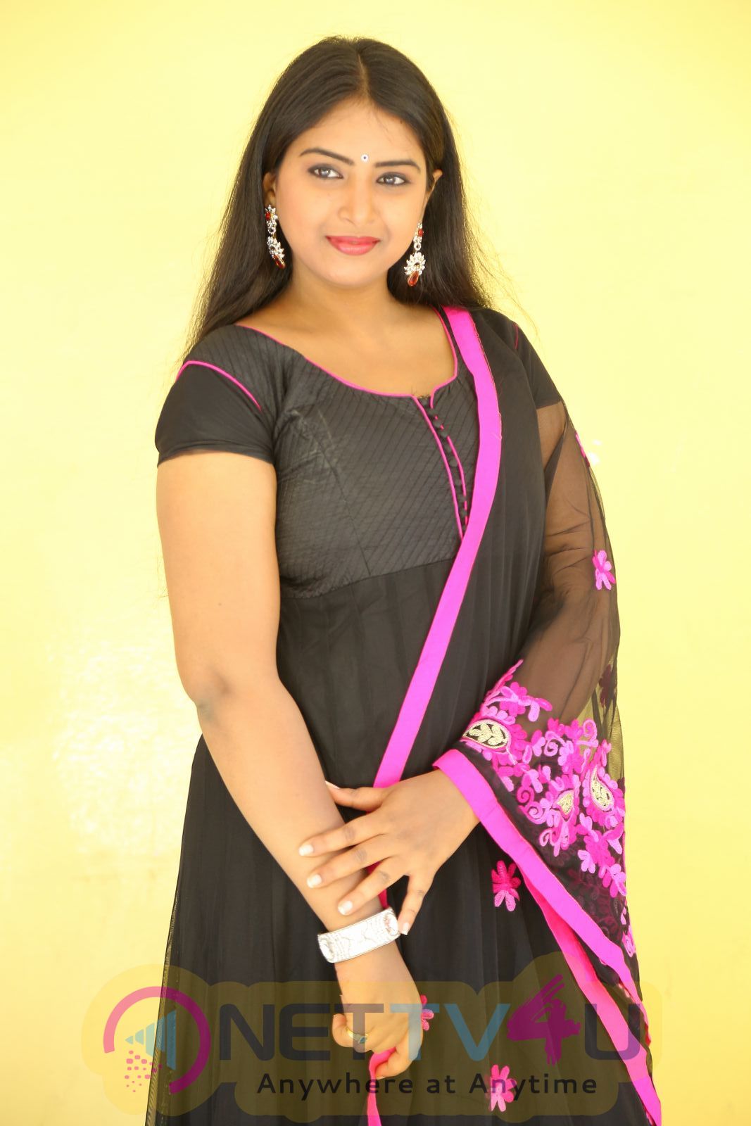 Actress Poorni Smart Looking Images Telugu Gallery