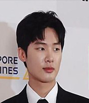 Korean Actor Kim Dong-hee