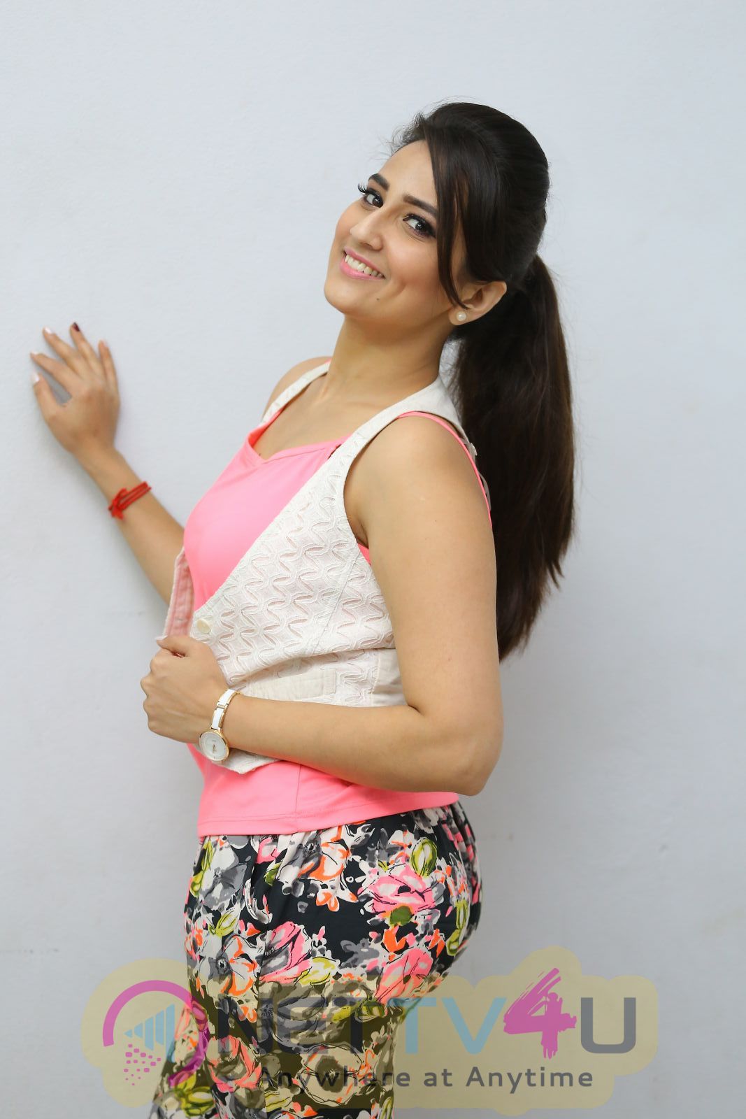 Actress Manjusha Cute Pics Telugu Gallery