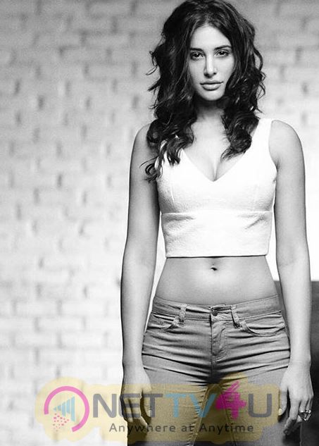 Actress Nargis Fakhri Hot And Sexy Stills Hindi Gallery
