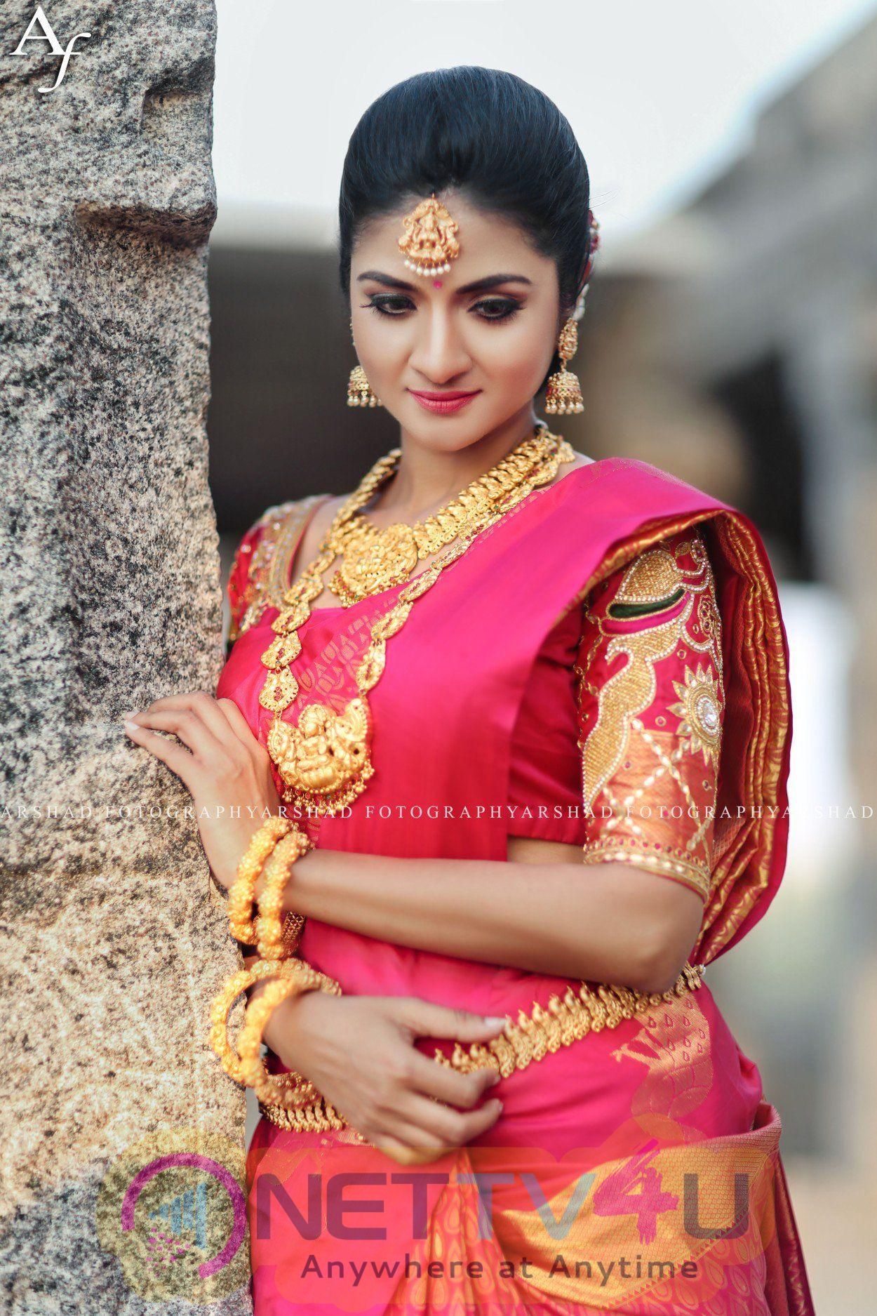 Actress Shira Latest Stills Hindi Gallery