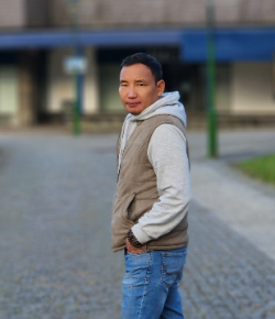 Andy Dupak Hindi Hairstylist