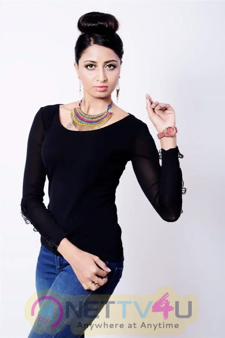 Actress Subha Raksha Hot Photoshoot Stills 574785 Galleries And Hd Images