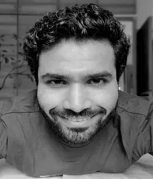 Hindi Director Saqib Pandor