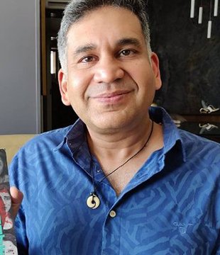 Hindi Writer Anand Sivakumaran
