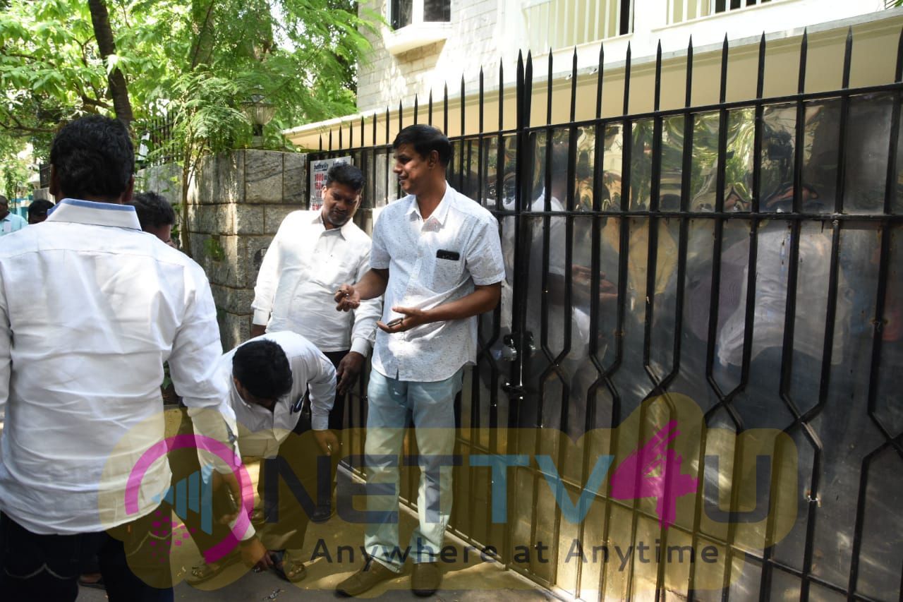 Vishal Opposite Parties In The TFPC Locked The TFPC Office Pics Tamil Gallery