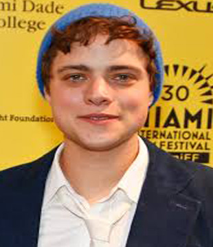 Douglas Smith English Actor