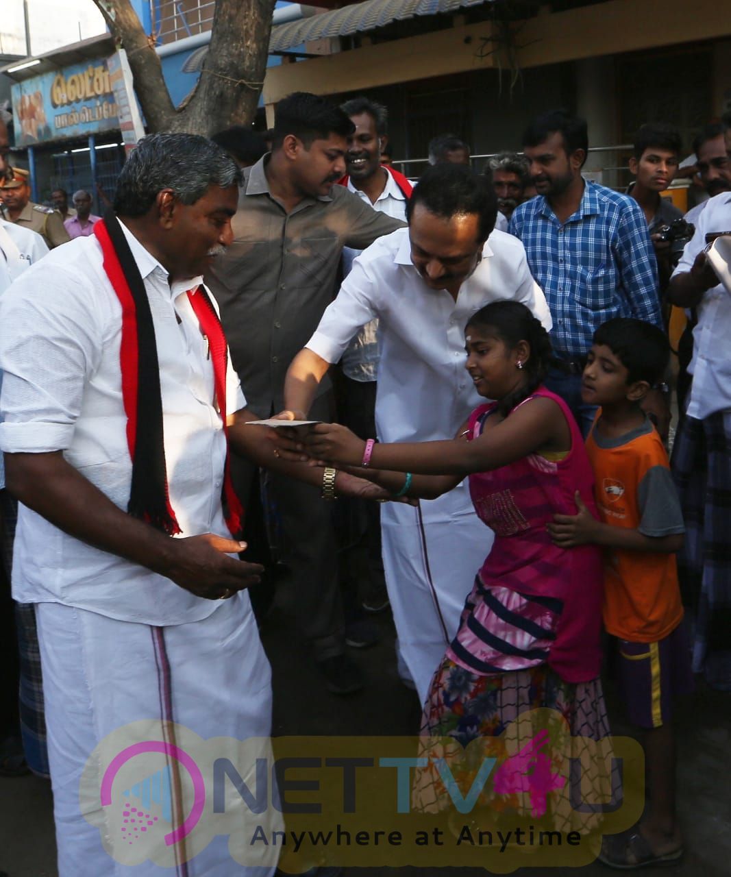 DMK Leader MK Stalin Meet People Directly At Thiruvarur Images Tamil Gallery