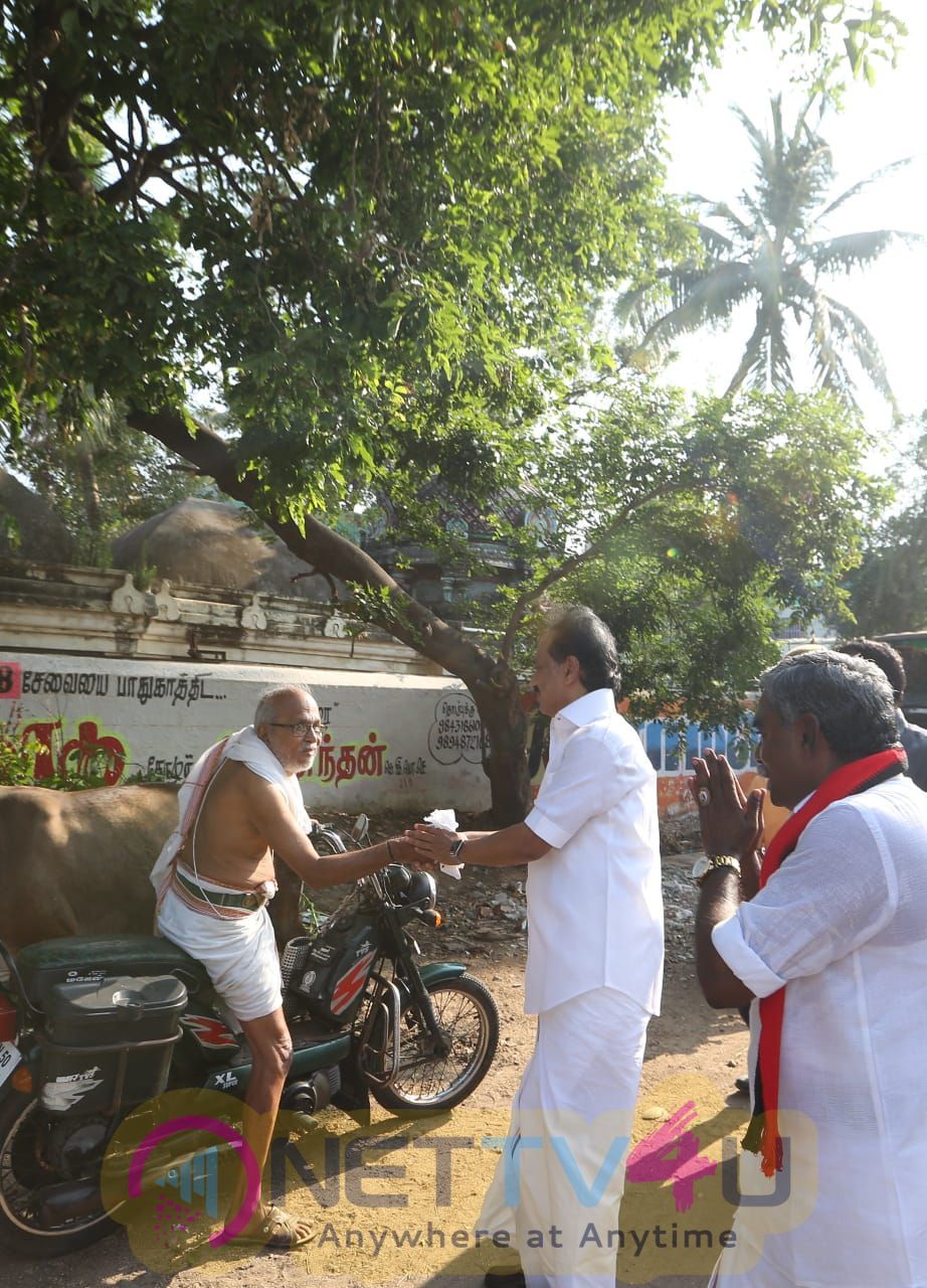 DMK Leader MK Stalin Meet People Directly At Thiruvarur Images Tamil Gallery