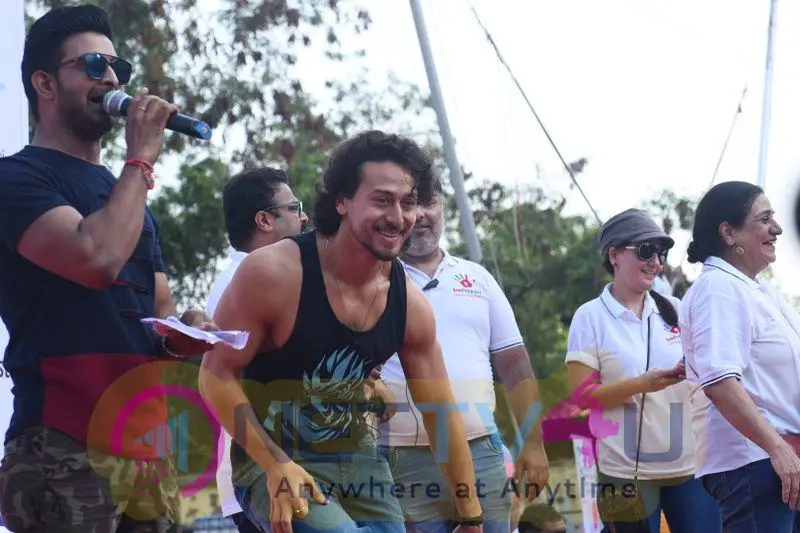 Lokhandwala Street Festival With Tiger Shroff Hindi Gallery