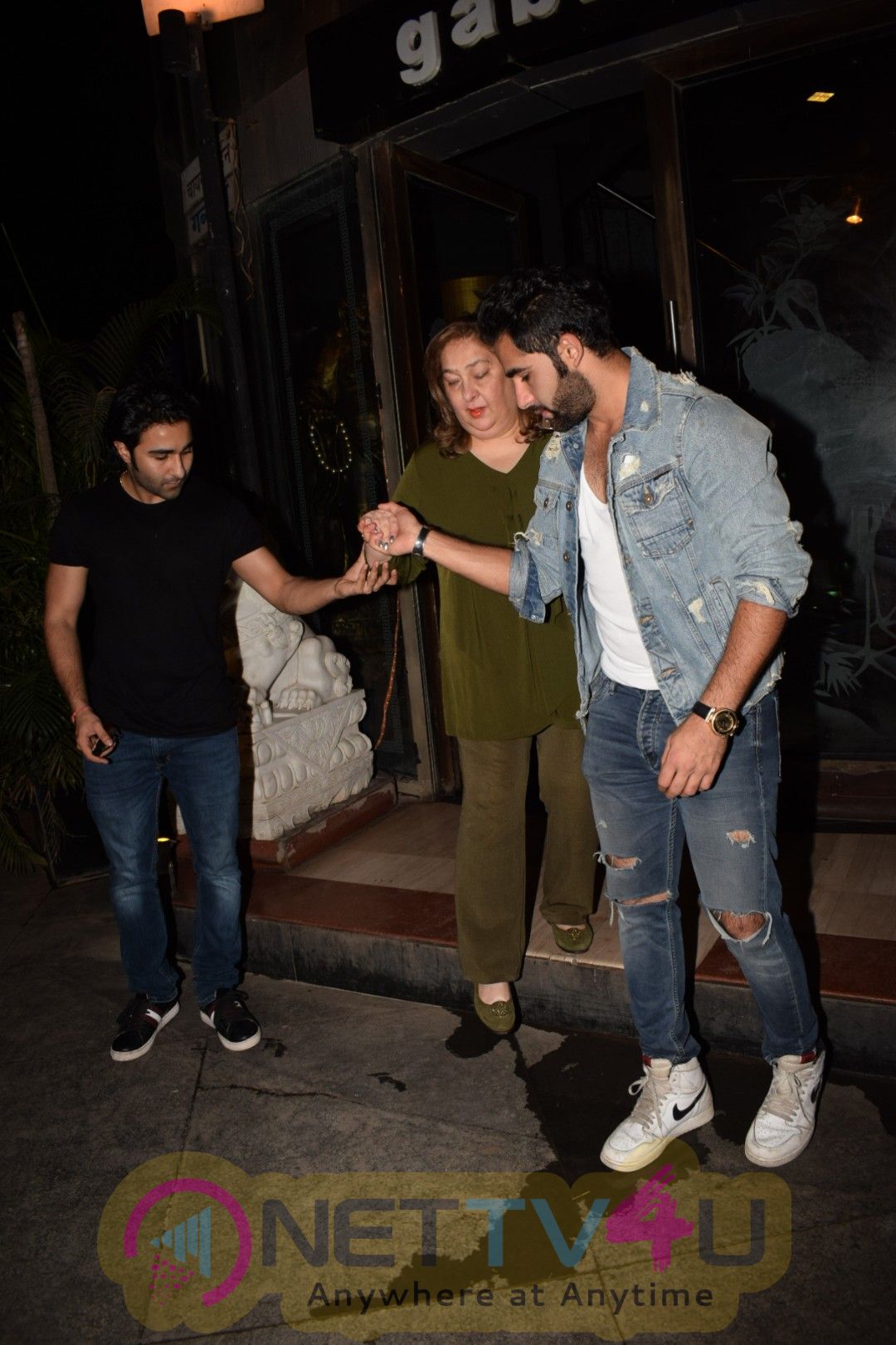  Kapoor Family Celebrate The Birthday Of Babita  Hindi Gallery