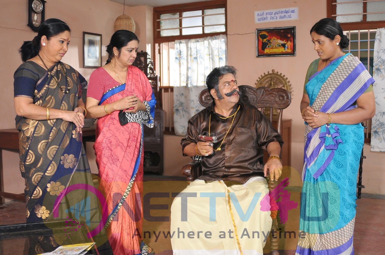 saranya ponvannan images in tamil