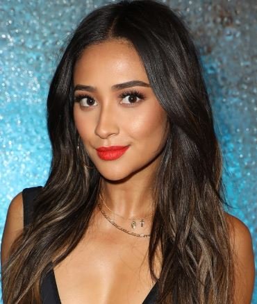 English Supporting Actress Shay Mitchell