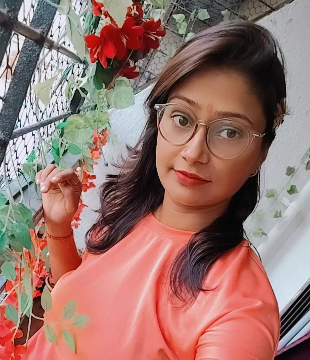 Hindi Makeup Artist Priyaanka Shivhare