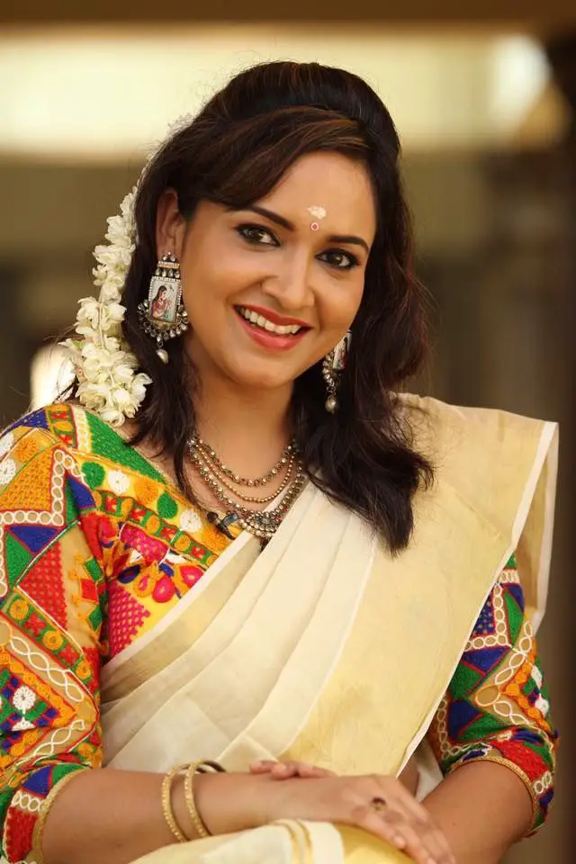 Lena Actress Latest Pics Malayalam Gallery