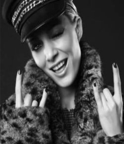 Bade Iscil English TV-Actress