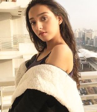 Hindi Contestant Aahana Sharma