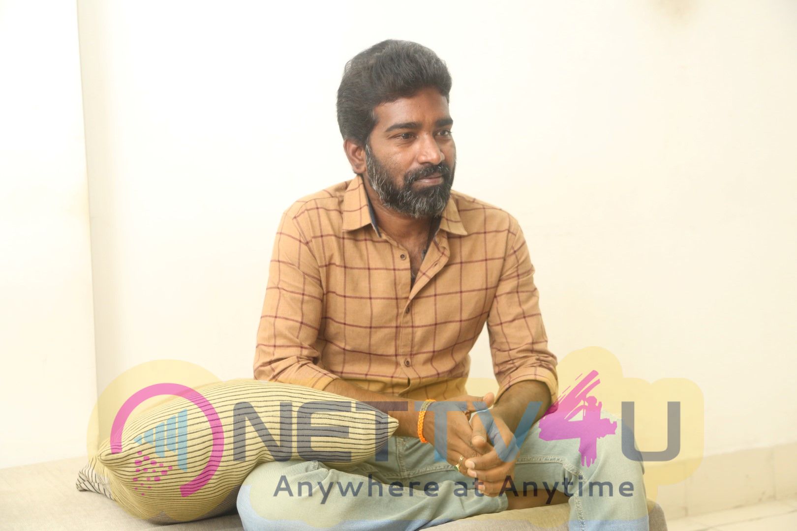Director Kishore Tirumala Interview Attractive Stills Tamil Gallery