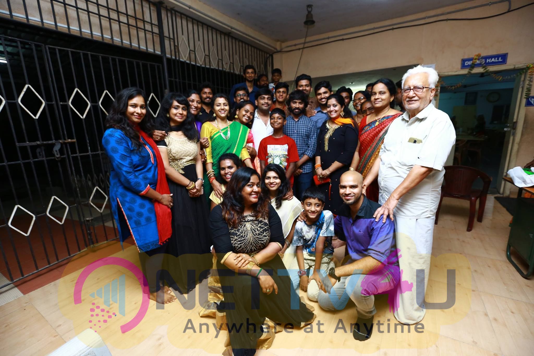Lyricist, Big Boss Fame Snehan And Others Celebrated Deepavali Photos Tamil Gallery