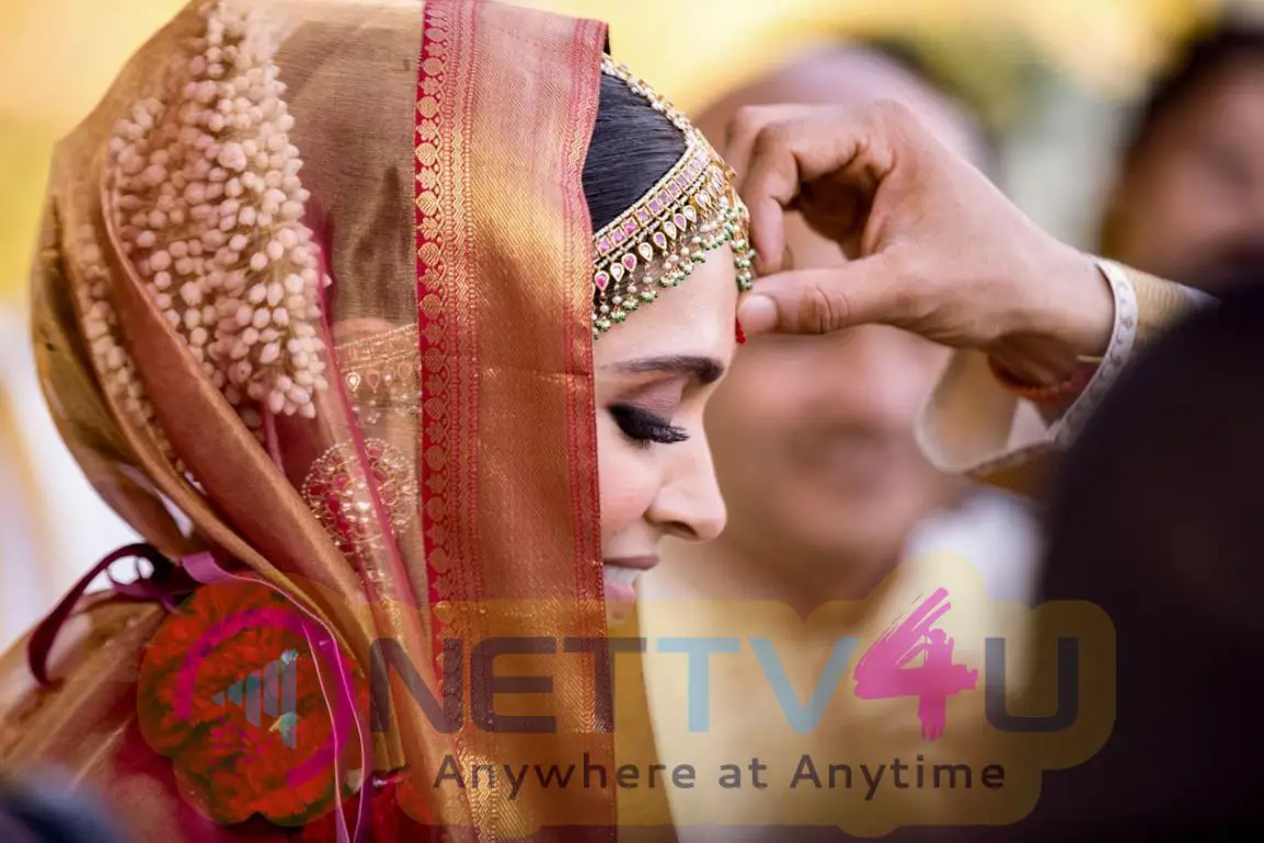 Actress Deepika Padukone And Actor Ranveer Singh Wedding Photos Tamil Gallery