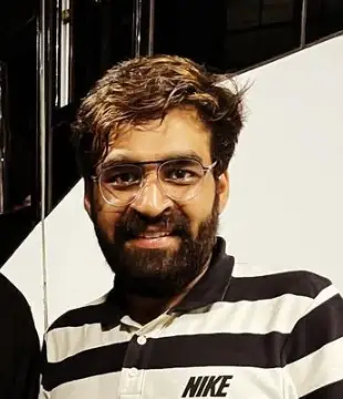 Hindi Assistant Director Raunakk Kapoor