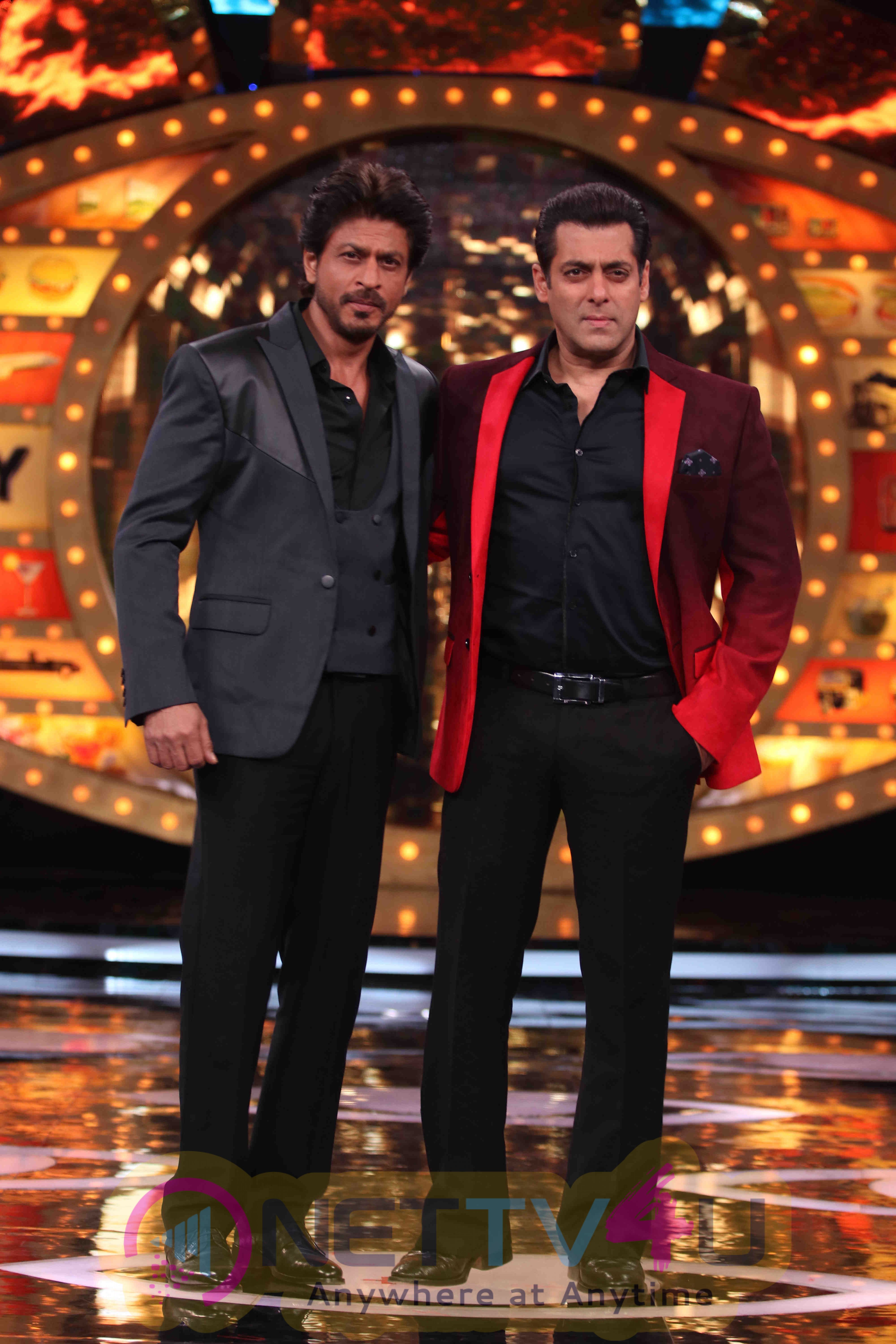 Srk And Salman Khan At Raees Promotions On Bigg Boss Photos | 439999 |  Movie Press Meet Pics | Latest Event Images & Stills
