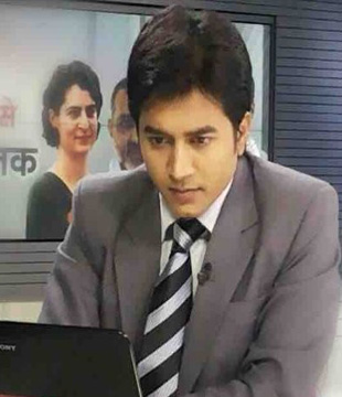 Hindi News Anchor Akshay Shukla