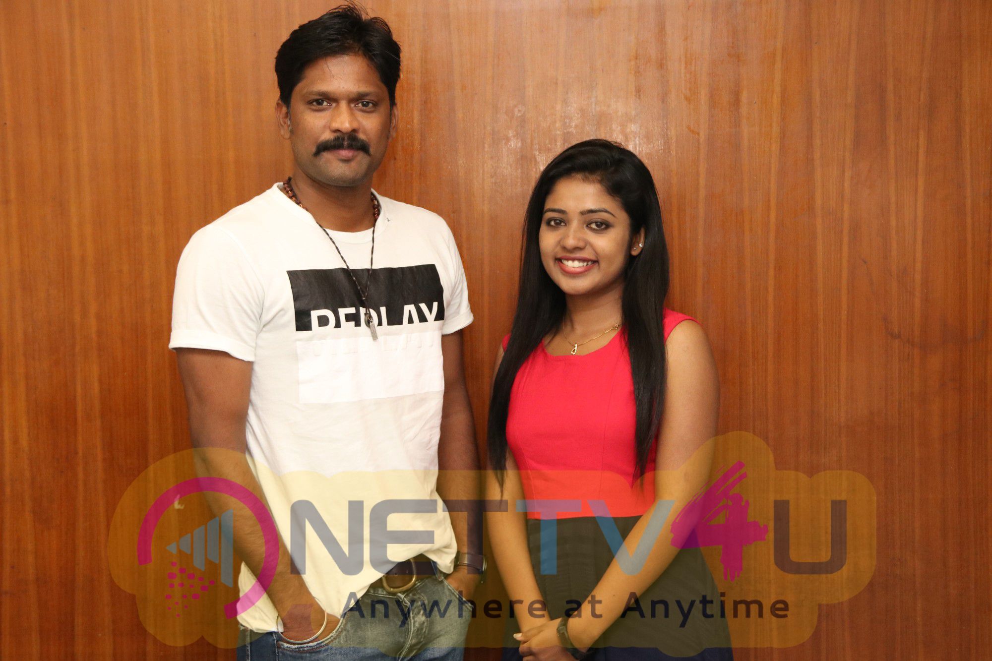 Oru Kanavu Pola Movie Press Show Photos Tamil Gallery