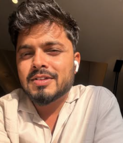 Ankit Rinayat Hindi Creative Director