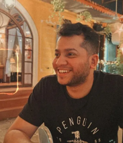 Madhav Raj Saraogi Hindi Assistant Director