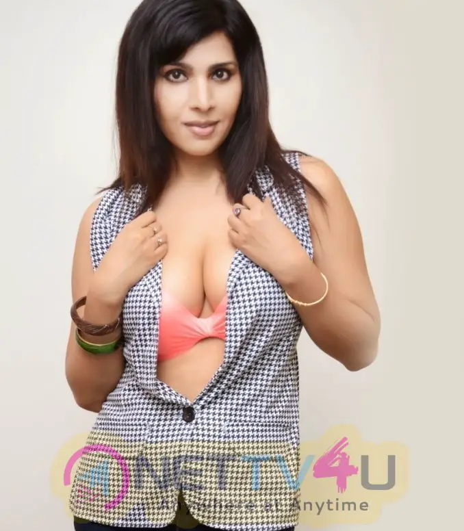 Actress Anjanaa Bhattacharya Hot Images Telugu Gallery