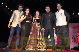 Sidharth Malhotra At Glamdogs Event, Organised By Smita Thackeray And Mukti Foundation Stills Hindi Gallery