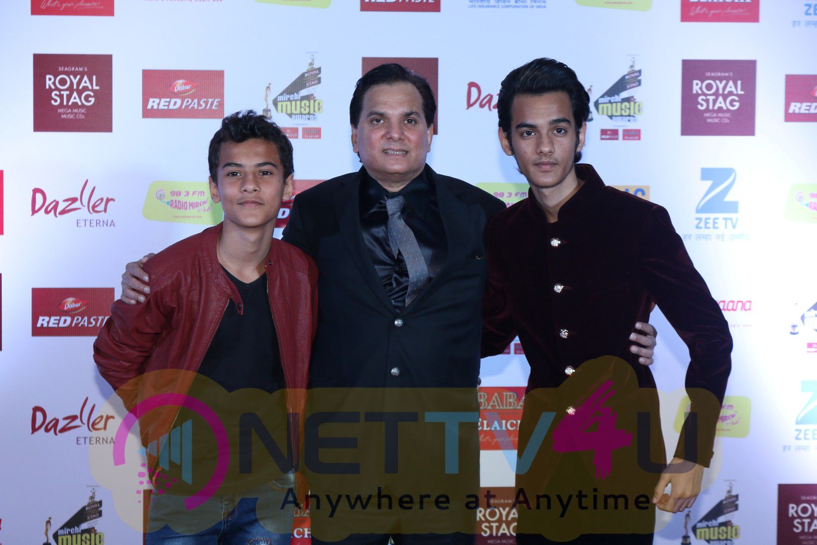 The Red Carpet Of 9th Mirchi Music Award Photos Hindi Gallery