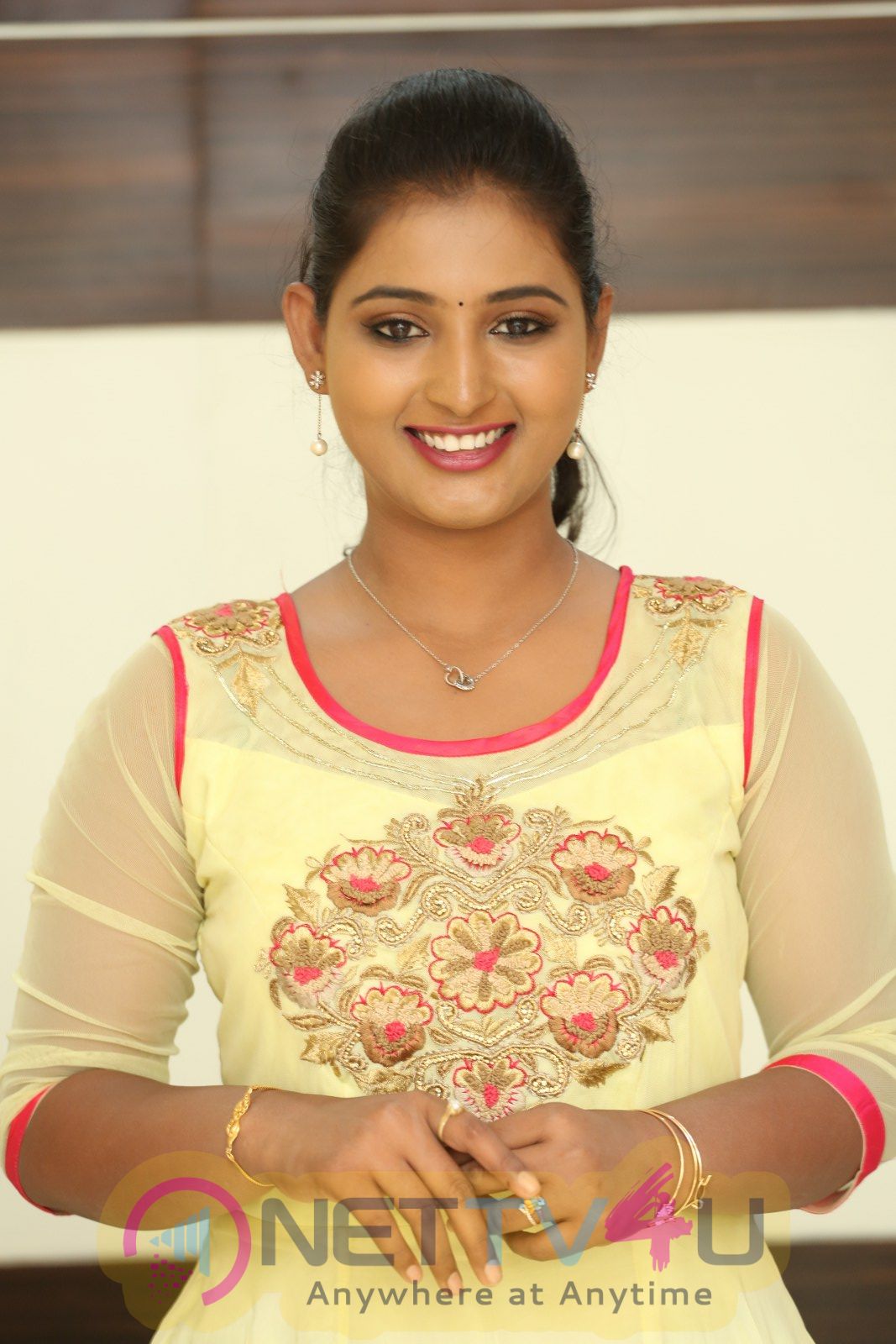 Actress Teja Reddy attractive Stills Telugu Gallery