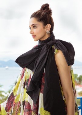 Actress Deepika Padukone Alluring Stills