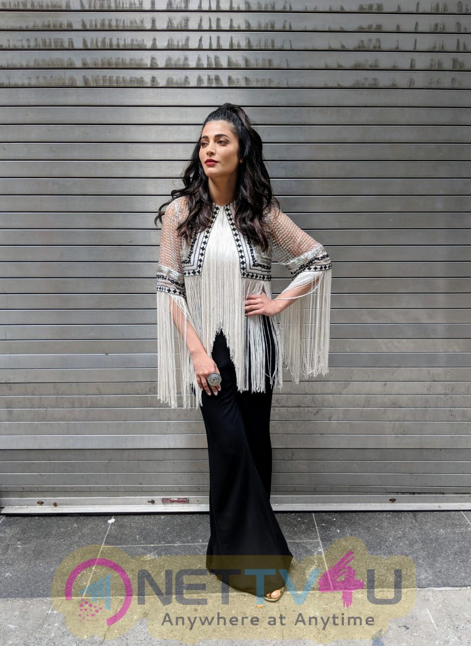 Actress Shruti Haasan In New York Pics Tamil Gallery