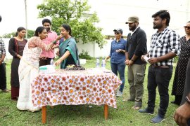 Actress Radhika Celebrates Her Birthday On The Set Of 'Vaanam Kottatum' Photos