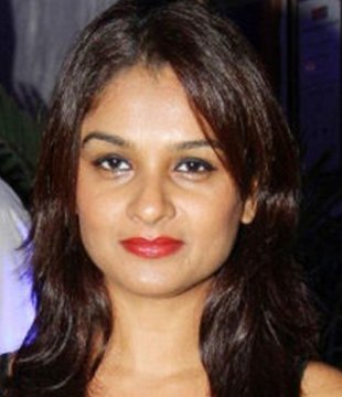 Hindi Movie Actress Tejaswini Kolhapure