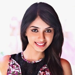 Hindi Tv Actress Avantika Hundal