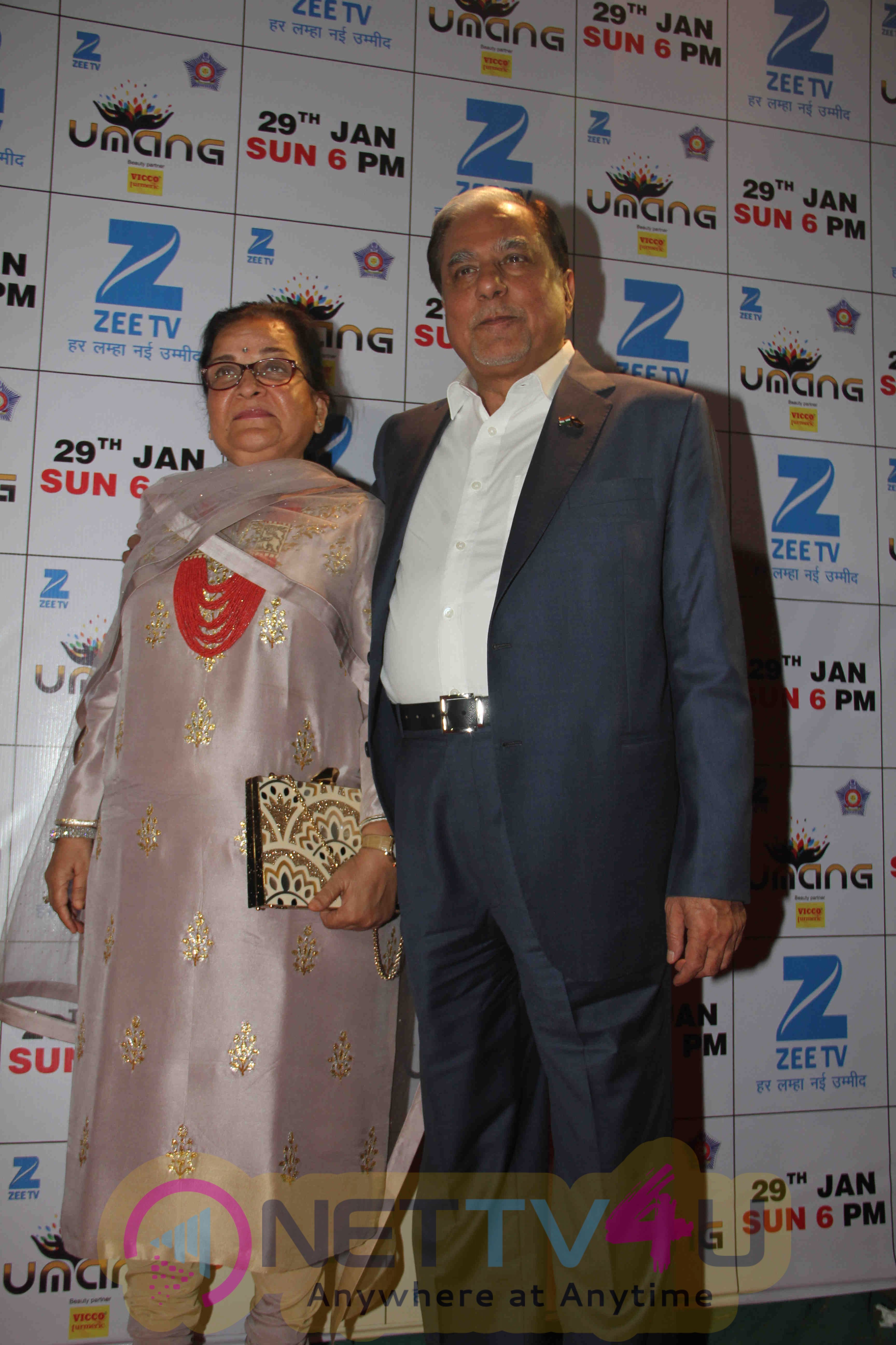 Bollywood Celebs On Red Carpet At Umang 2017 Stills Hindi Gallery