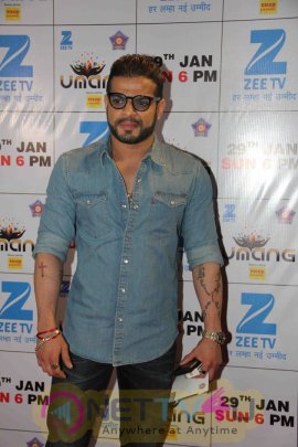 Bollywood Celebs On Red Carpet At Umang 2017 Stills Hindi Gallery