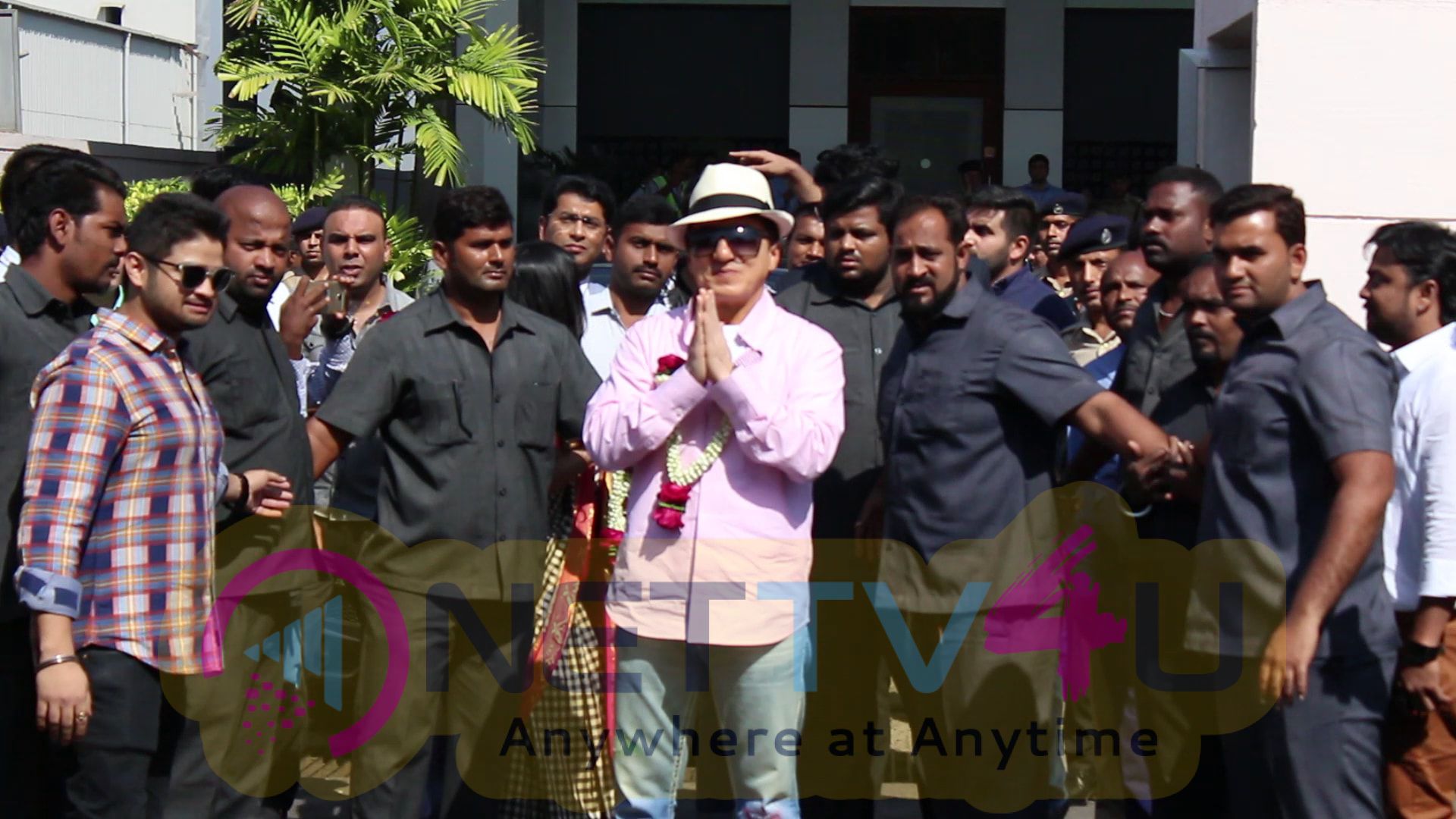 Superstar Jackie Chan Arrives In Mumbai Airport Stills Telugu Gallery