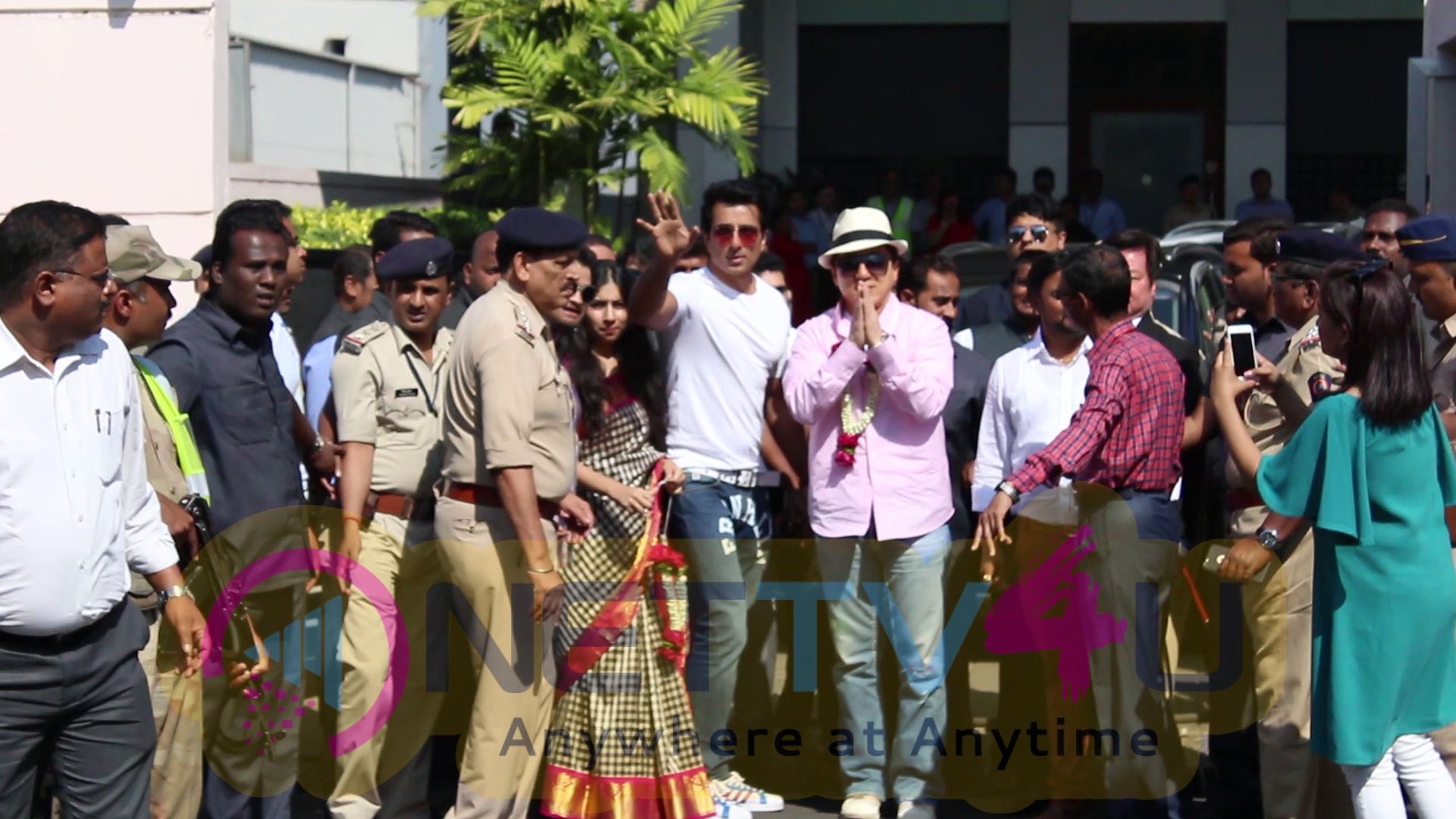 Superstar Jackie Chan Arrives In Mumbai Airport Stills Telugu Gallery