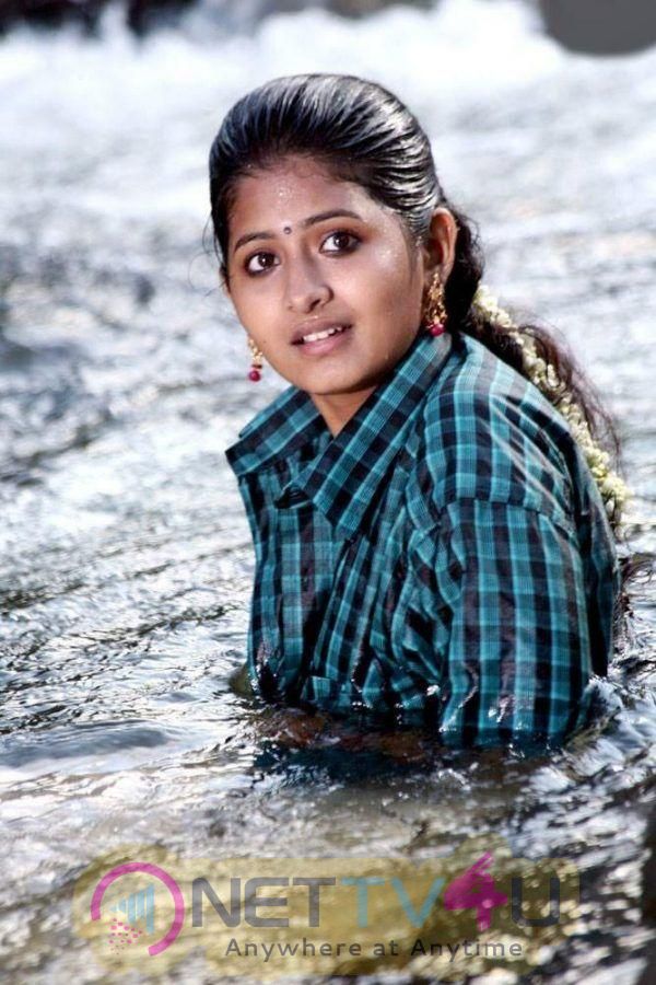 Reshmi Menon New Photos Tamil Gallery