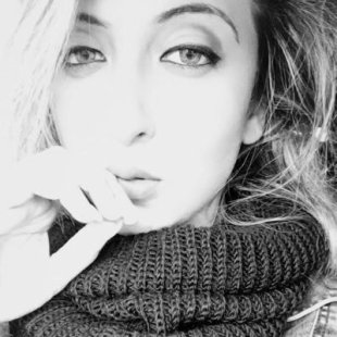 Anushka Tugnait Hindi Celebrity Stylist